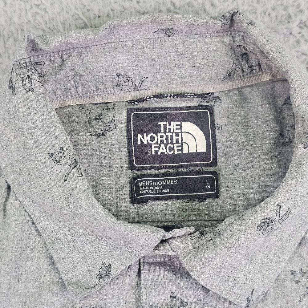The North Face Shirt Mens Large Gray Animal Print Short Sleeve Button Up Outdoor